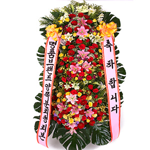 상품명 고급  축하화환 3단  중품가격 130,000 회원1구매혜택 적립시 9,100 할인시 3,900